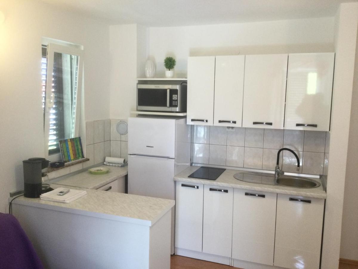 Apartment Arnie Njivice Eksteriør bilde